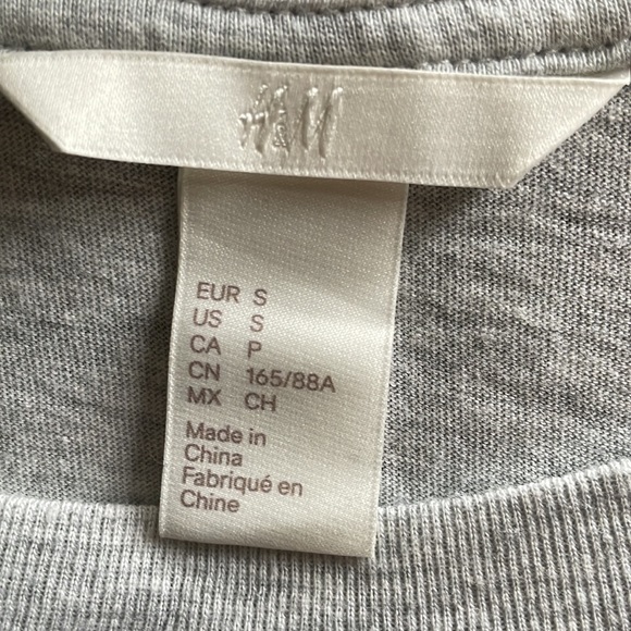 H&M Tee Gray with Floral Appliqué Small - Picture 2 of 5